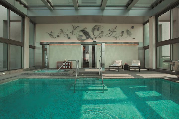 Hotel Pool
