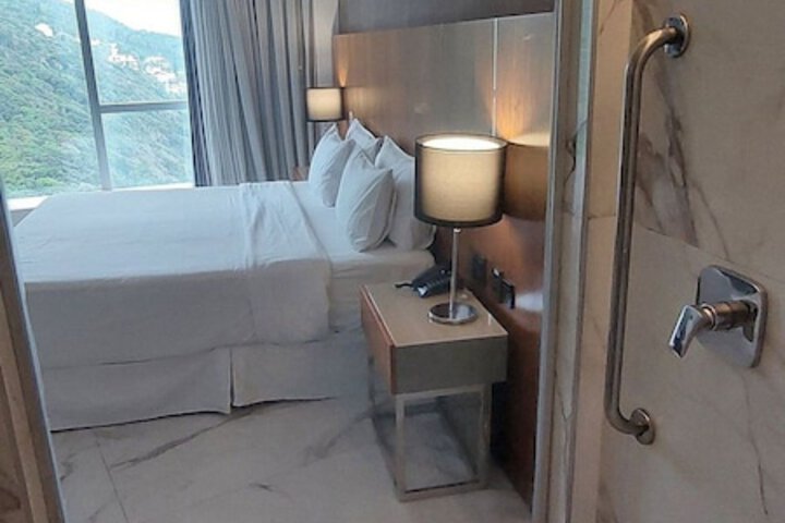 Room 17 of 73