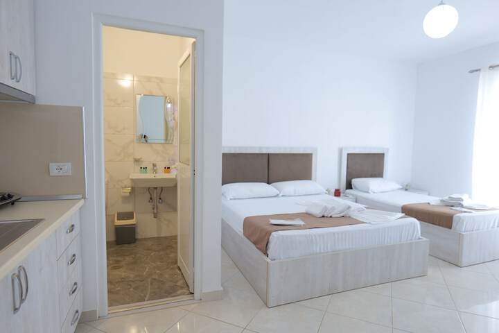 Room 4 of 28