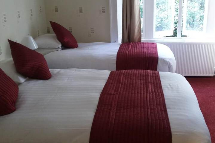 Room 25 of 42