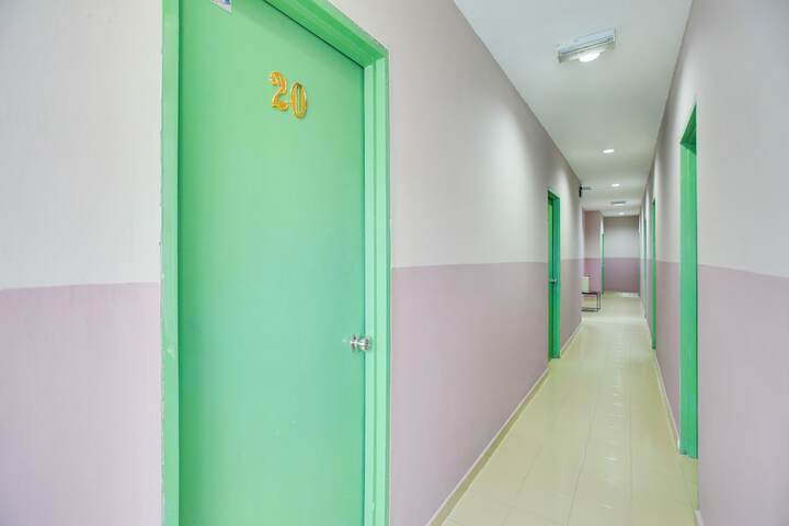 Ballroom/Hall 18 of 21