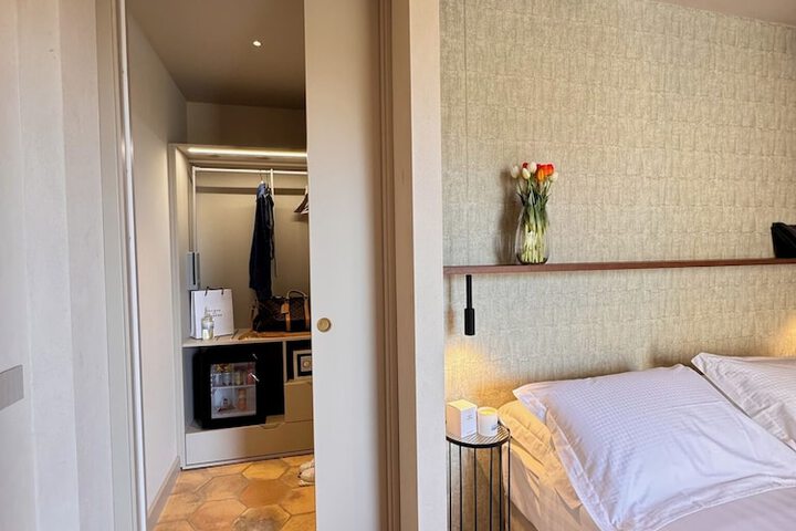 Room 31 of 154
