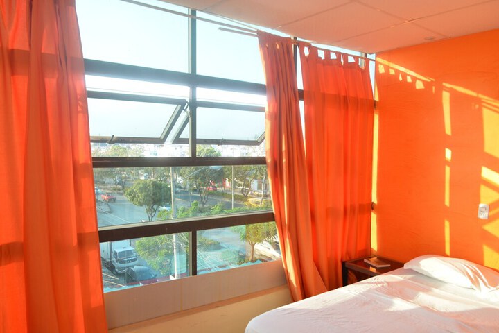 Room 21 of 32