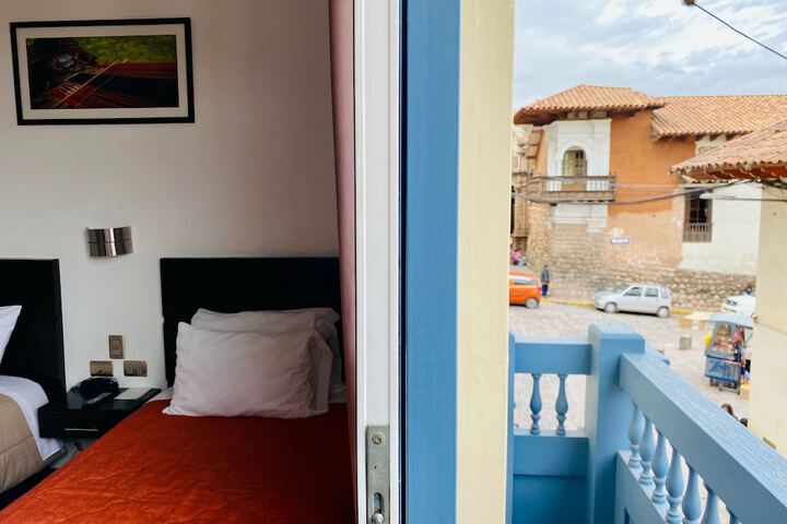 Room 32 of 176