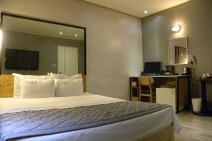 Room 37 of 53