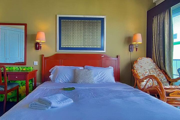Room 173 of 650