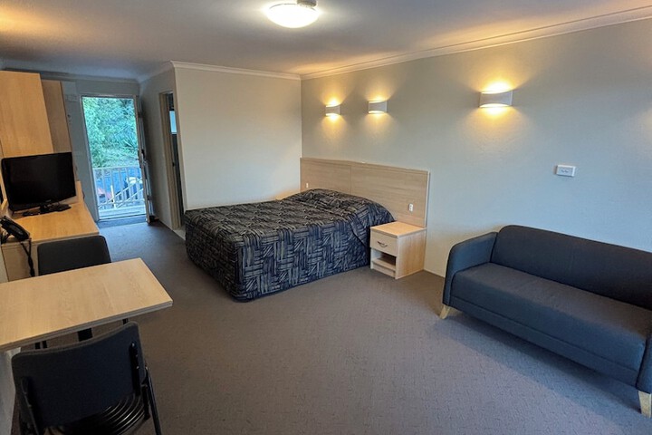 Room 13 of 31