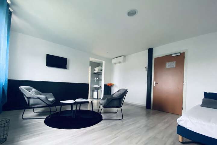 Room 33 of 72