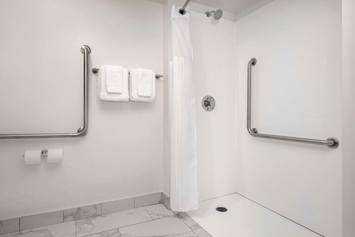 Room 20 of 28