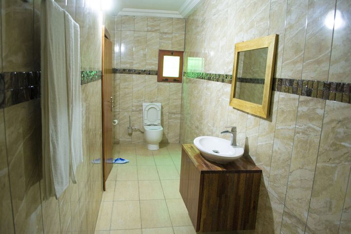 Room 11 of 20
