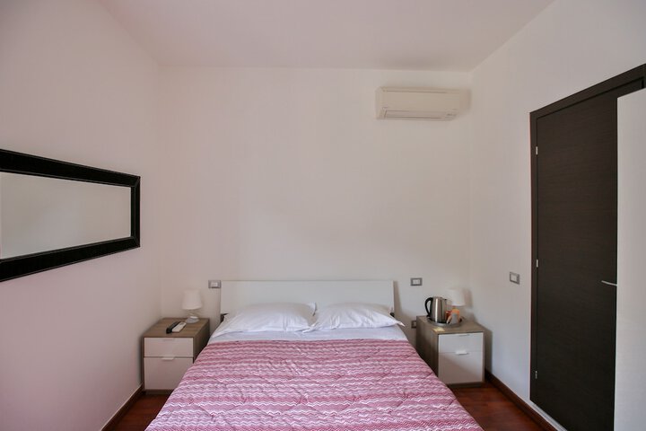 Room 52 of 87