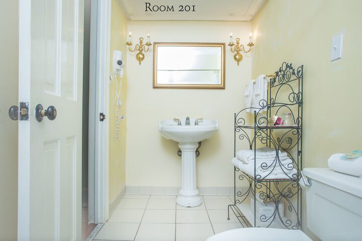 Room 127 of 170