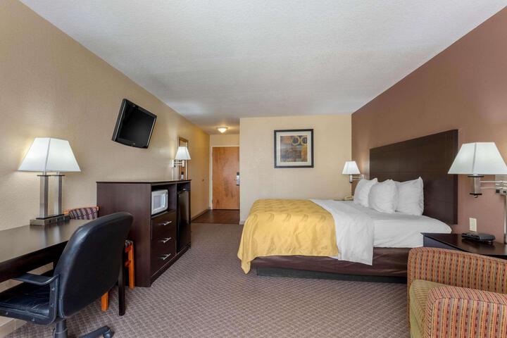 1 King Bed Accessible (5 of 15)