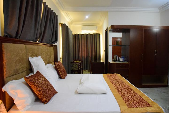 Room 6 of 39