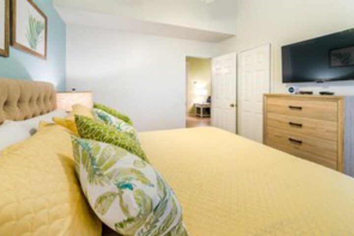 Room 28 of 34