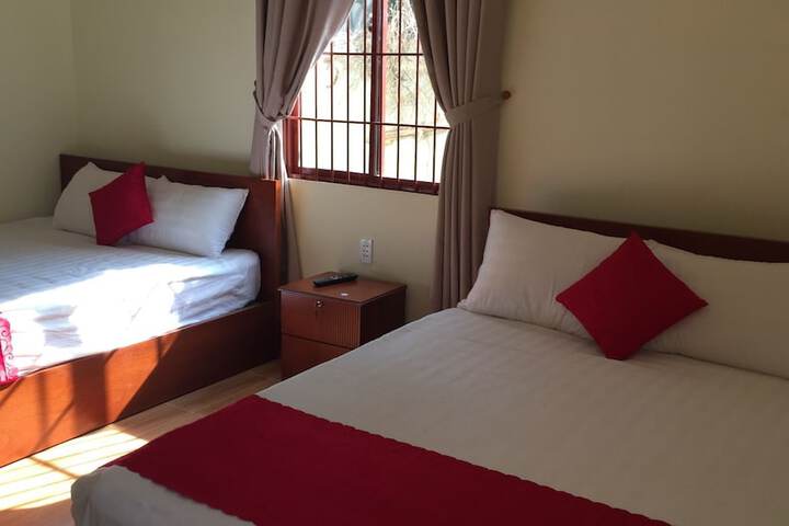 Room 3 of 37