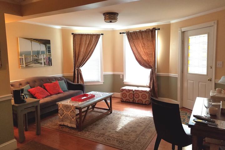 Room 4 of 117