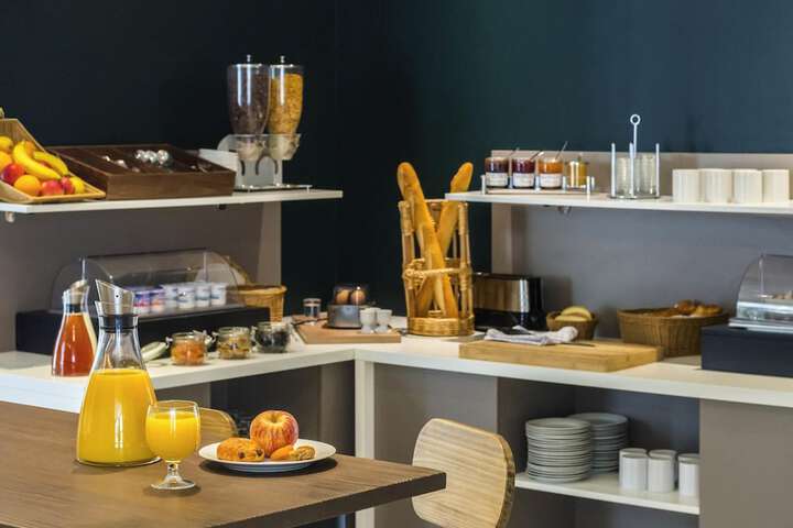 Breakfast area