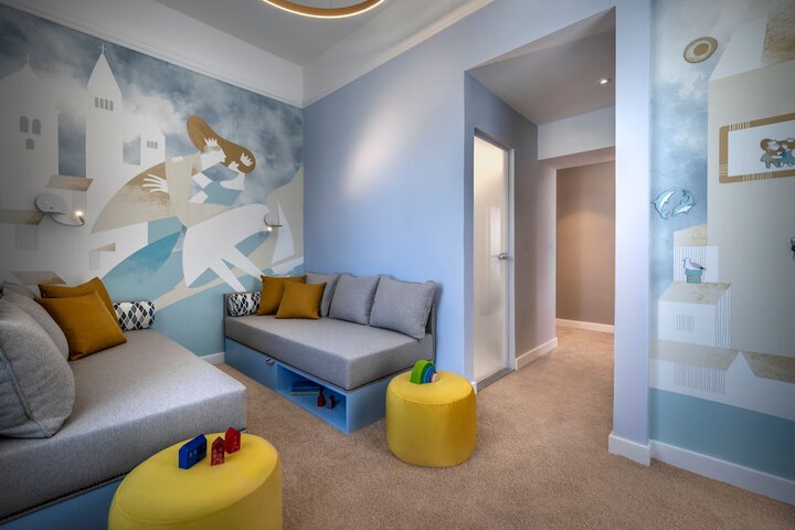 Room 7 of 75