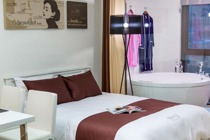 Room 81 of 116