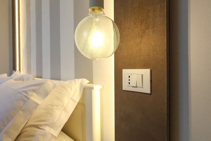 Room 3 of 60
