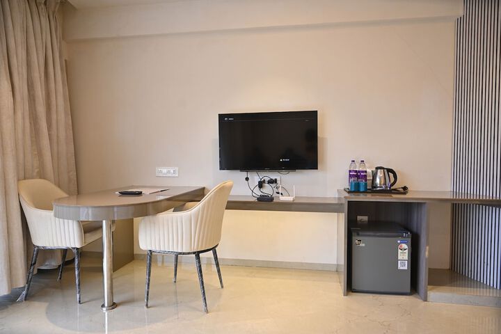 Room 6 of 48