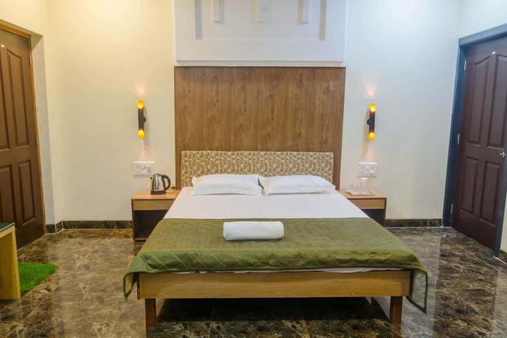 Room 7 of 48