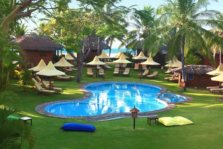 Pools & Facilities