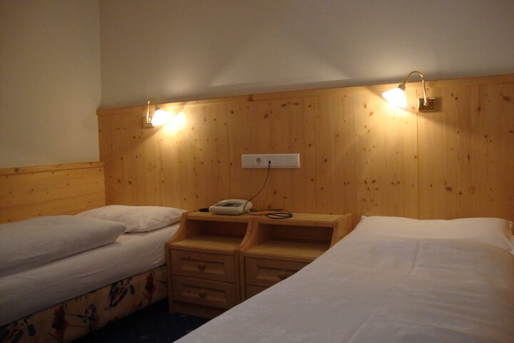 Room 8 of 39