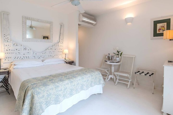 Room 17 of 65
