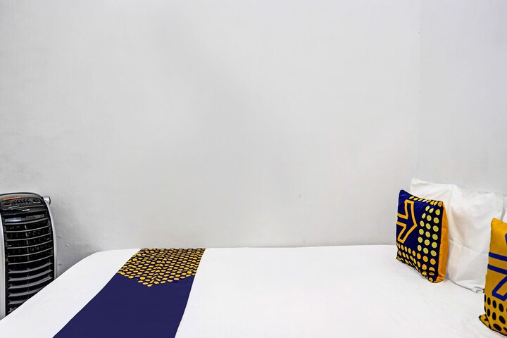 Room 14 of 33