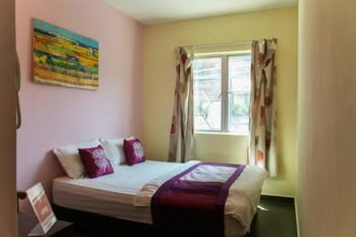 OYO 172 Spring Hotel