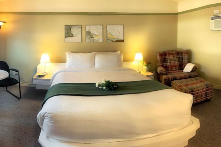 Room 4 of 35