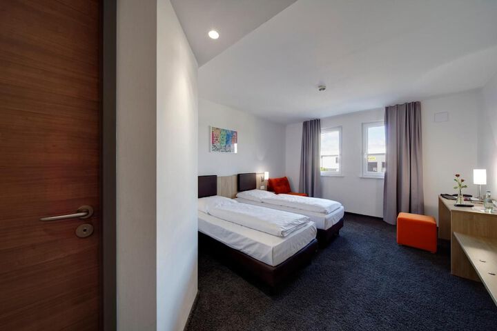 Room 11 of 31
