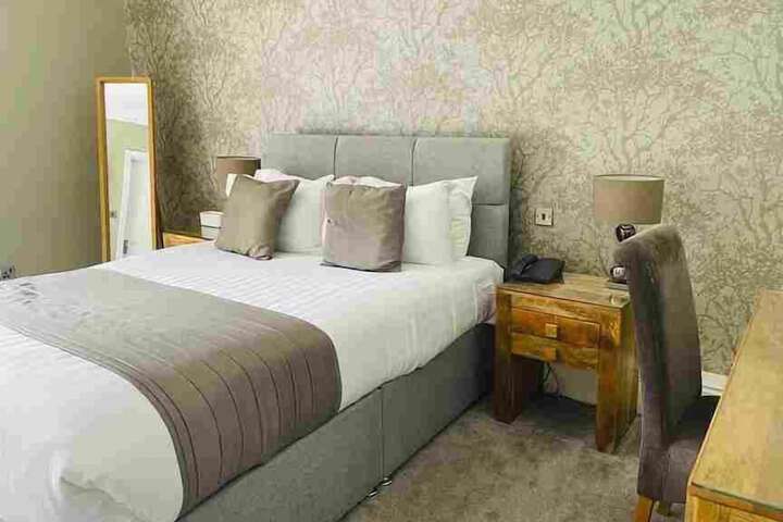 Room 10 of 43