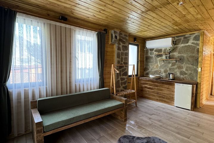 Room 16 of 21