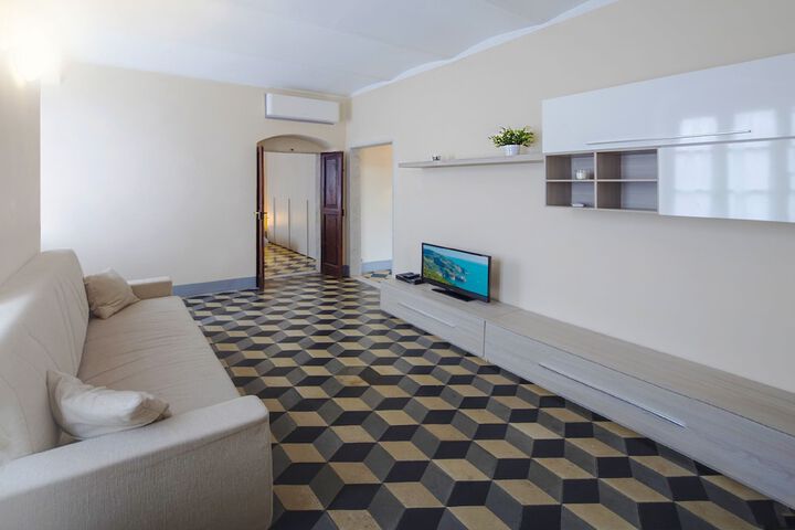 Lounge 58 of 81