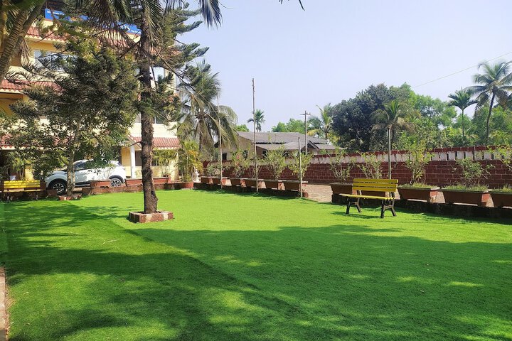 Hotel Exterior 44 of 51