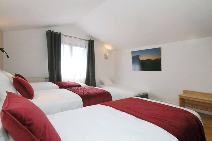Room 20 of 33