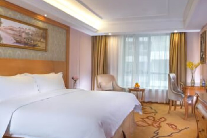 Room 7 of 22