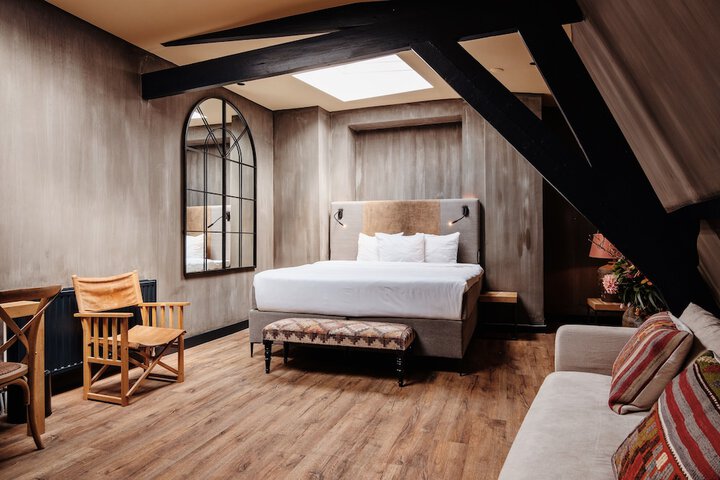 Room 14 of 34