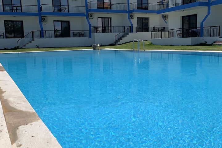 Pool 10 of 12