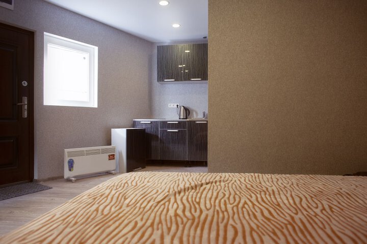 Room 12 of 37