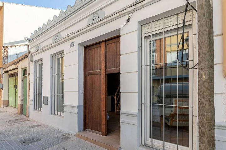 Photo of Elegant Holiday Home in Valencia Near Seabeach