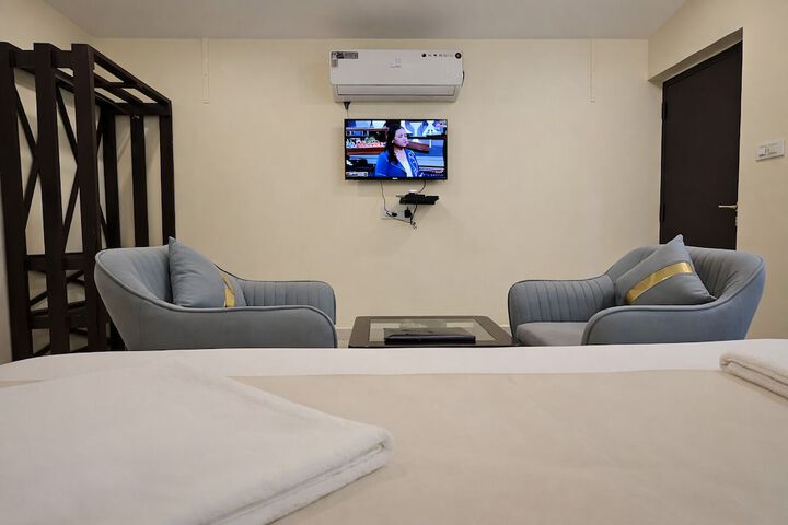 Room 10 of 34