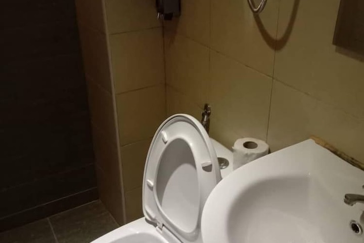 Room 10 of 12