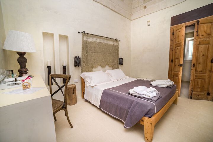 Room 42 of 54