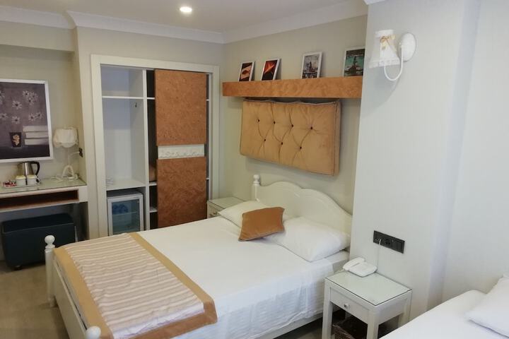 Room 4 of 30