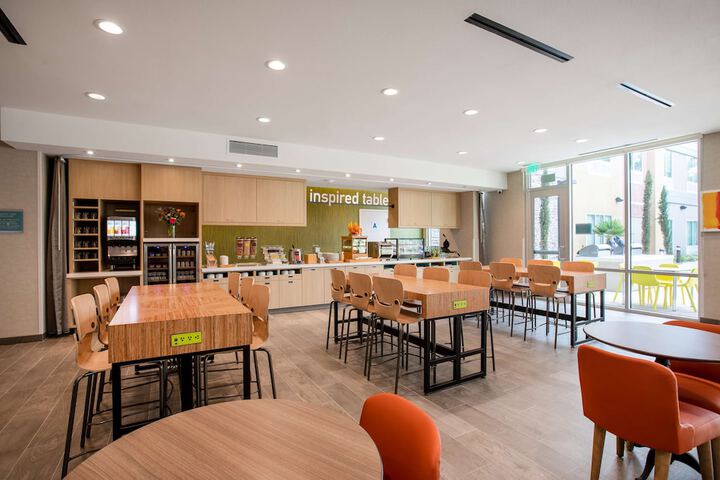 Breakfast area