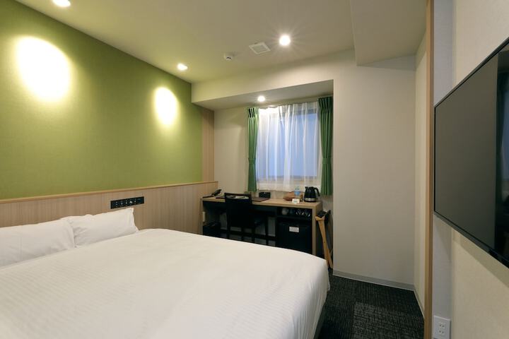 Room 18 of 43